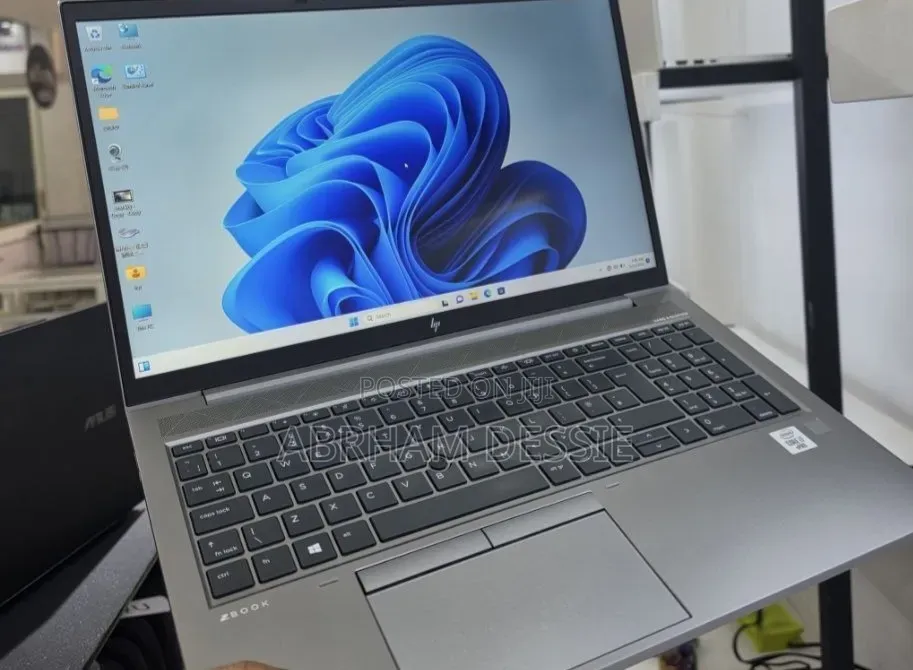New Laptop HP 16GB Intel Core i7 SSD 512GB
