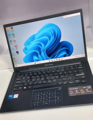 New Laptop Asus 16GB Intel Core 5 SSD 512GB