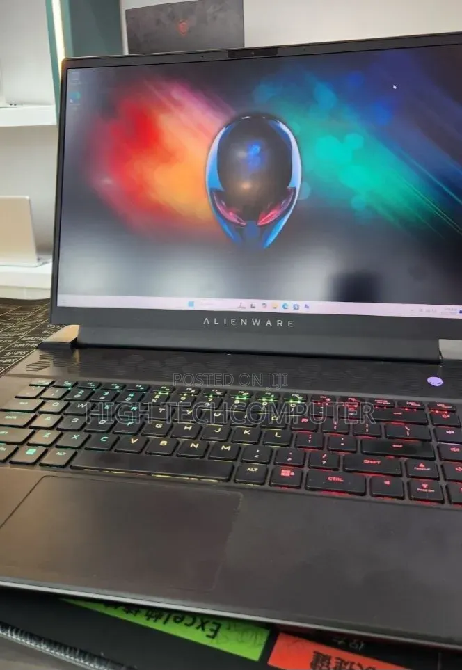 New Laptop Alienware M16 R1 16GB AMD Ryzen 9 SSD 1T