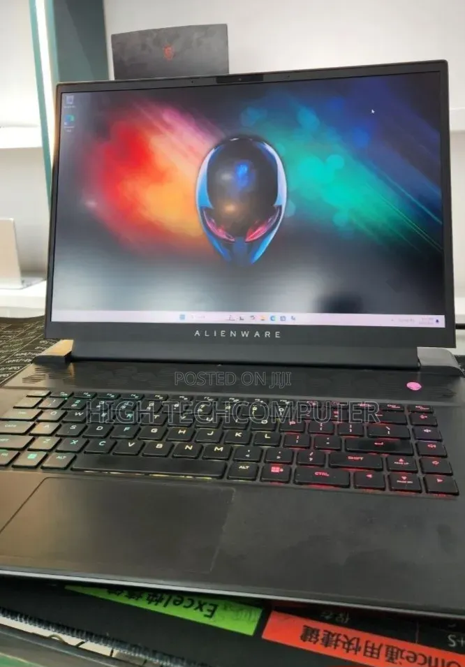 New Laptop Alienware M16 R1 16GB AMD Ryzen 9 SSD 1T