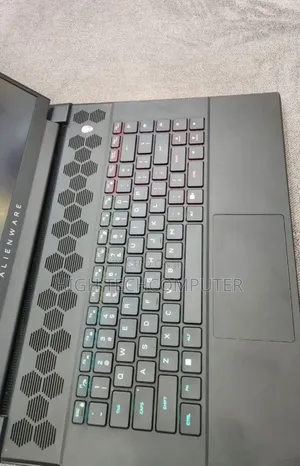 New Laptop Alienware M16 R1 16GB AMD Ryzen 9 SSD 1T
