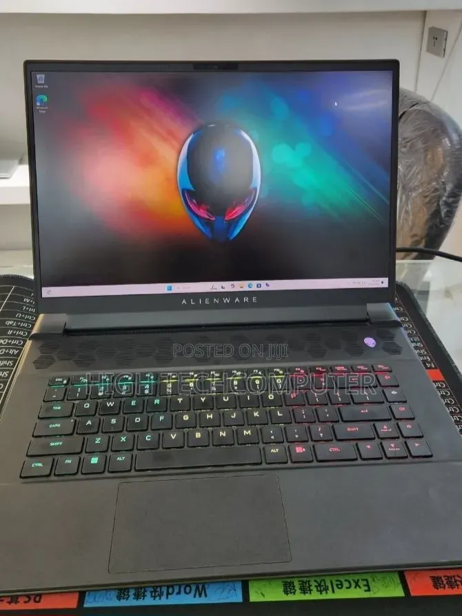 New Laptop Alienware M16 R1 16GB AMD Ryzen 9 SSD 1T