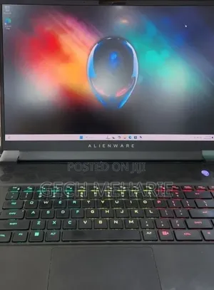 New Laptop Alienware M16 R1 16GB AMD Ryzen 9 SSD 1T