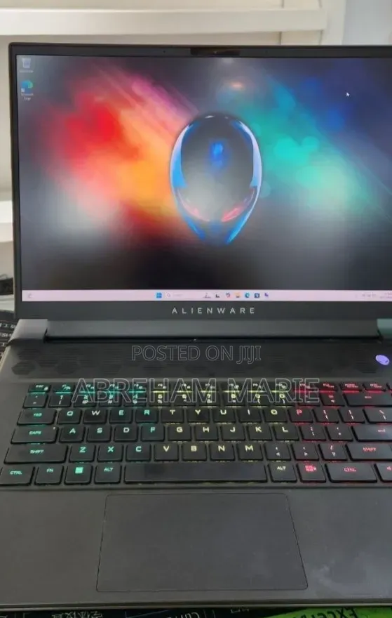 New Laptop Alienware M16 R1 16GB AMD Ryzen 9 SSD 1T