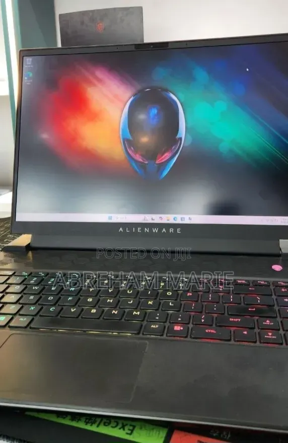 New Laptop Alienware M16 R1 16GB AMD Ryzen 9 SSD 1T