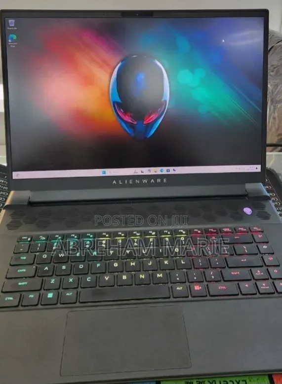 New Laptop Alienware M16 R1 16GB AMD Ryzen 9 SSD 1T