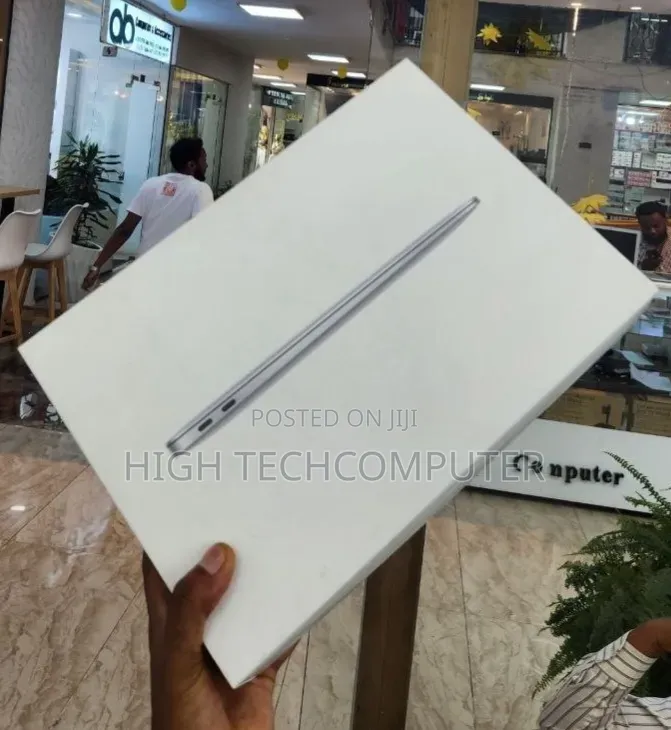 New Laptop Apple MacBook Pro 2021 M1 8GB Apple M1 Pro SSD 256GB