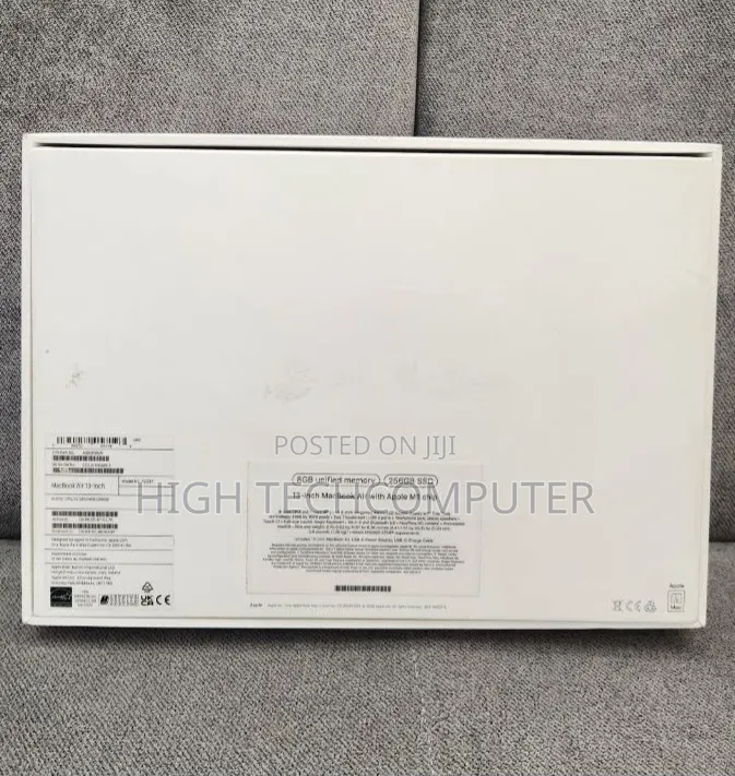 New Laptop Apple MacBook Pro 2021 M1 8GB Apple M1 Pro SSD 256GB