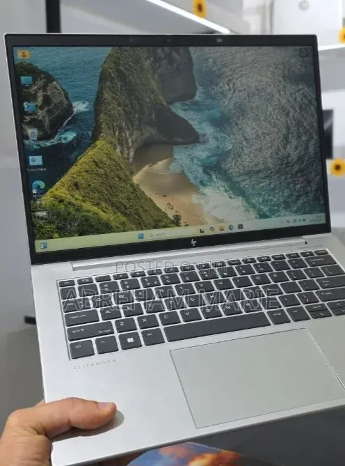 New Laptop HP EliteBook 840 G9 16GB Intel Core i7 SSD 512GB