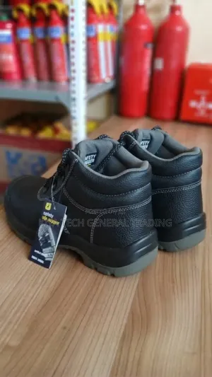 Safety Jogger Real Work Man Shoe!