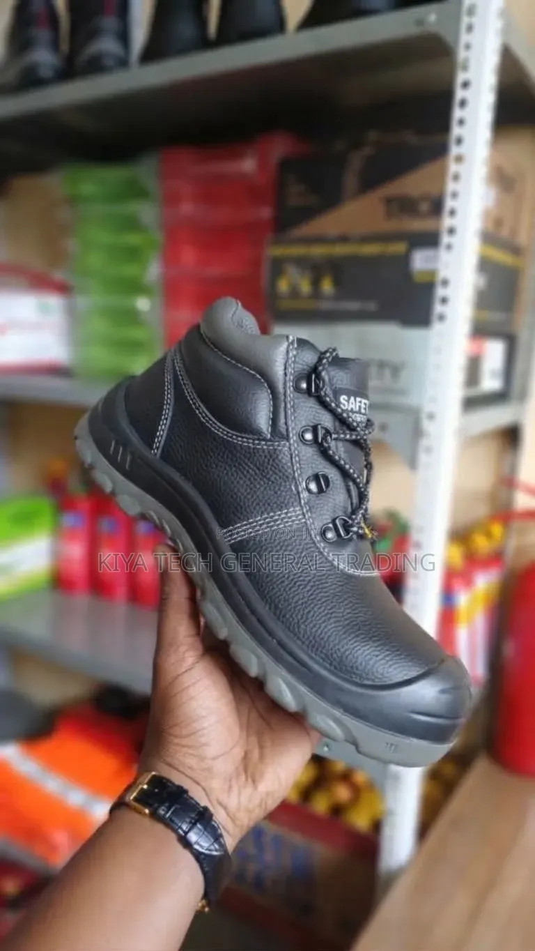 Safety Jogger Real Work Man Shoe!