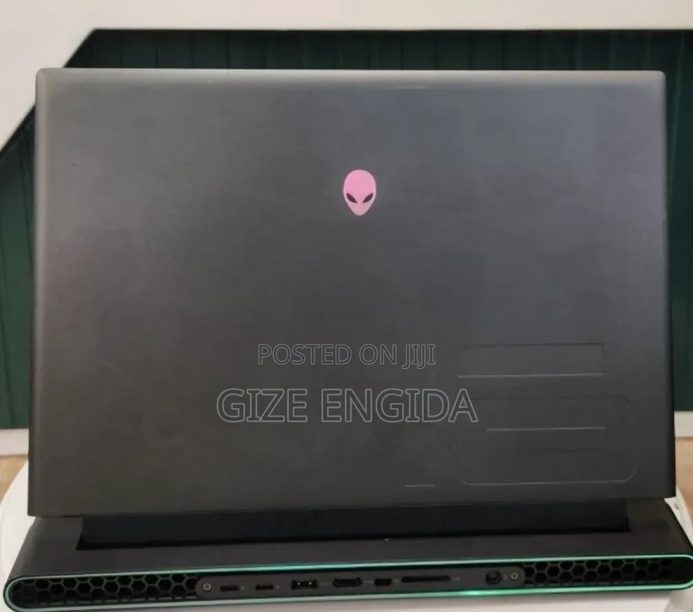 New Laptop Alienware M16 R1 16GB AMD Ryzen 9 SSD 1T