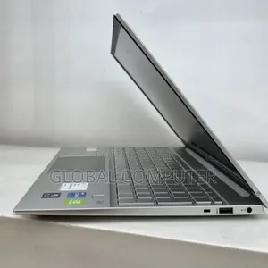 New Laptop HP Pavilion 15-eh0050wm 16GB Intel Core i5 SSD 512GB
