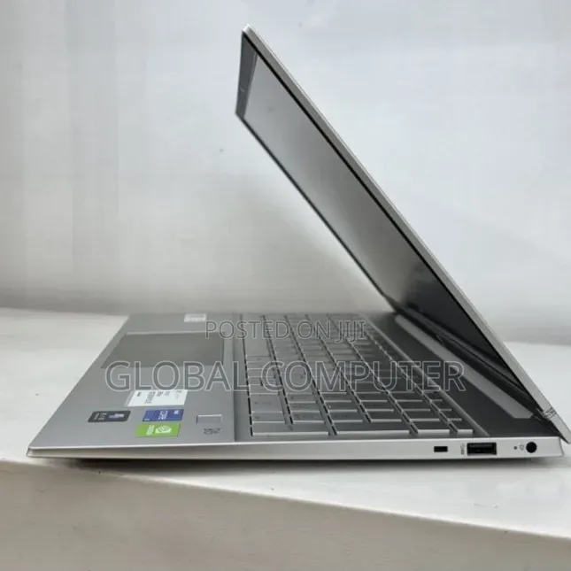 New Laptop HP Pavilion 15-eh0050wm 16GB Intel Core i5 SSD 512GB