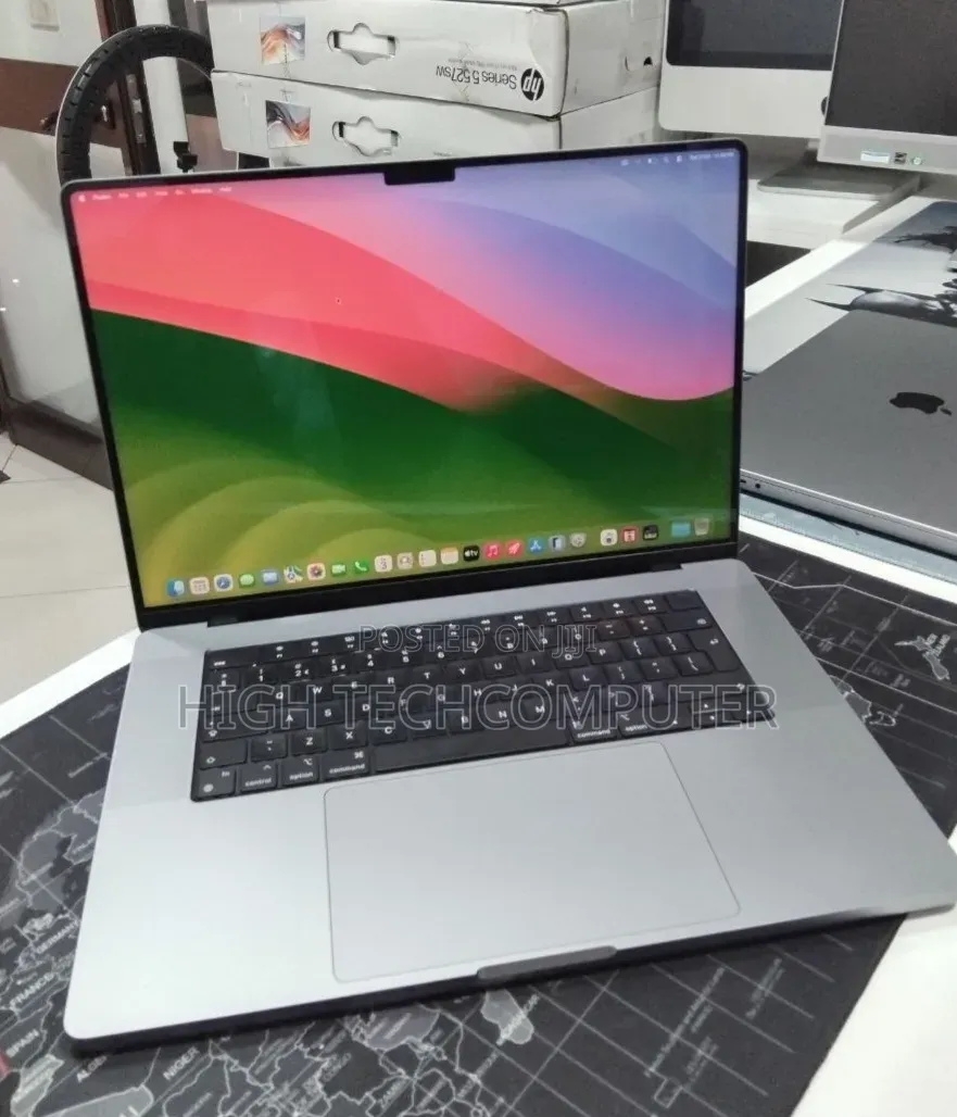 New Laptop Apple MacBook Pro 2024 M4 16GB Apple M4 Pro SSD 512GB