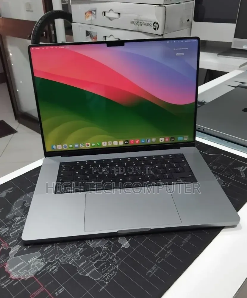 New Laptop Apple MacBook Pro 2024 M4 16GB Apple M4 Pro SSD 512GB