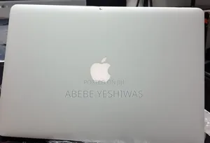 New Laptop Apple MacBook Pro 2024 M3 16GB Intel Core i7 SSD 256GB