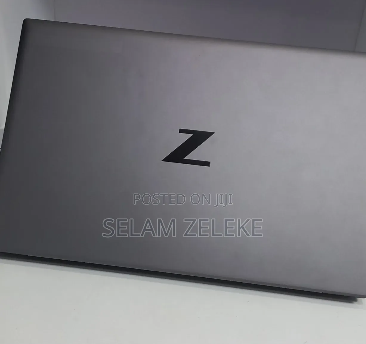 New Laptop HP ZBook Firefly G8 16GB Intel Core i7 SSD 512GB