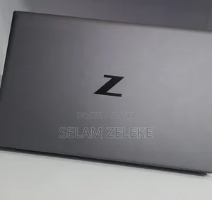 New Laptop HP ZBook Firefly G8 16GB Intel Core i7 SSD 512GB