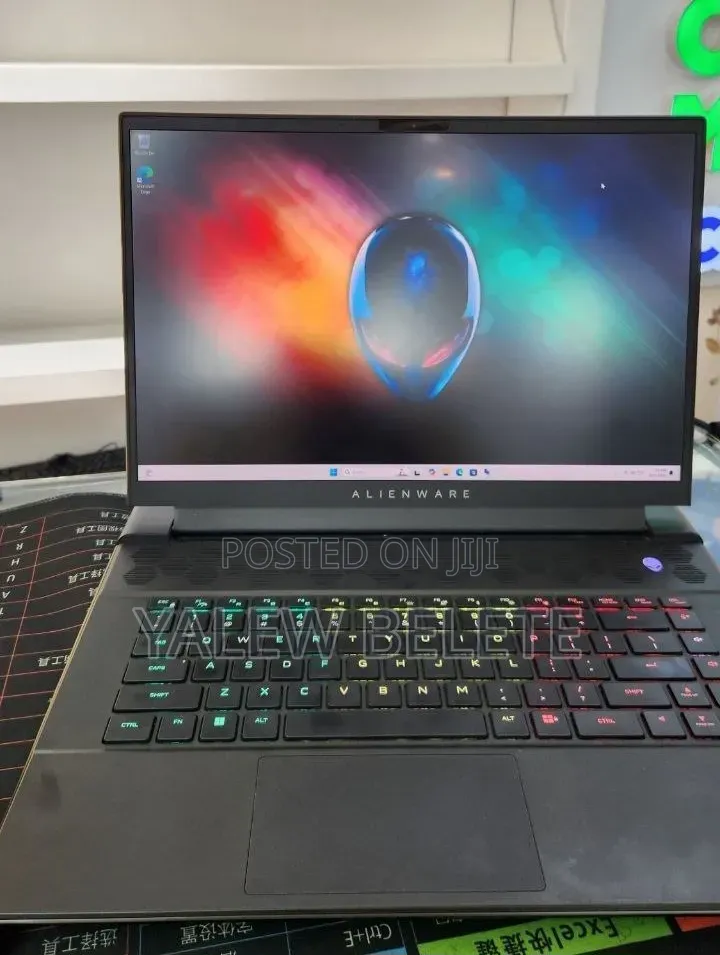 New Laptop Alienware M16 R1 16GB AMD Ryzen 9 SSD 1T