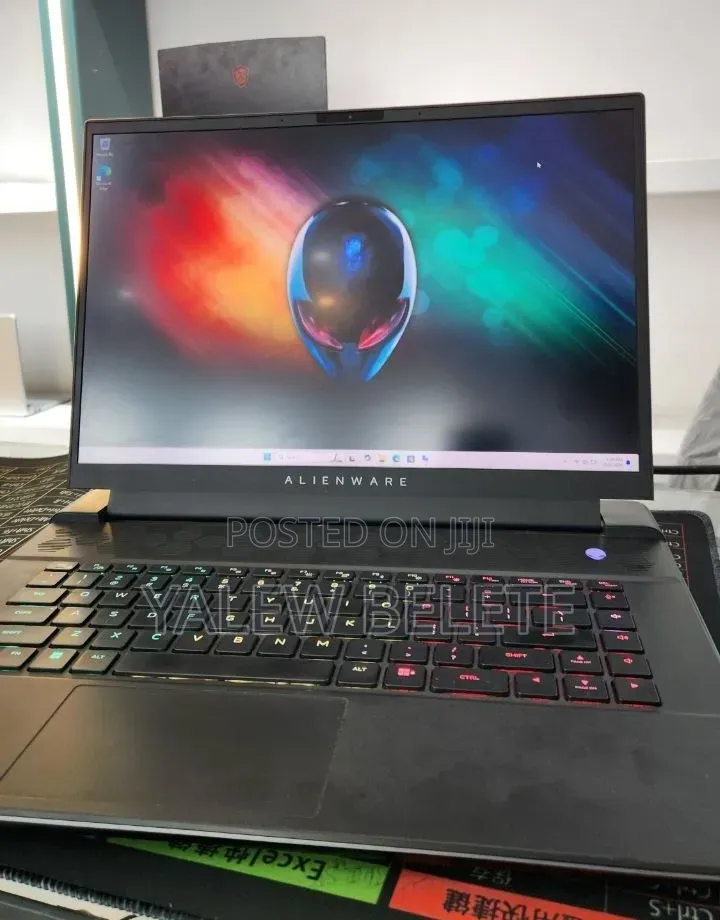 New Laptop Alienware M16 R1 16GB AMD Ryzen 9 SSD 1T