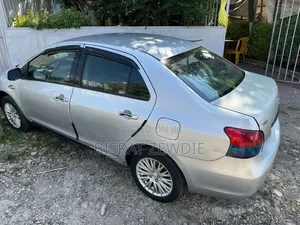 Toyota Yaris 2009 Silver