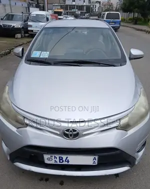 Toyota Yaris 2015 Silver