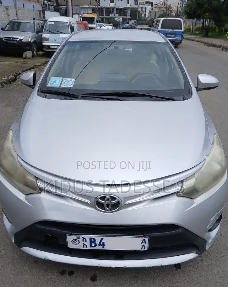 Toyota Yaris 2015 Silver
