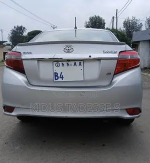 Toyota Yaris 2015 Silver
