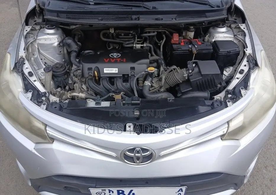 Toyota Yaris 2015 Silver