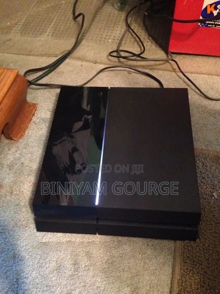 Ps4 Fat With 2 Joystick and Fifa 27