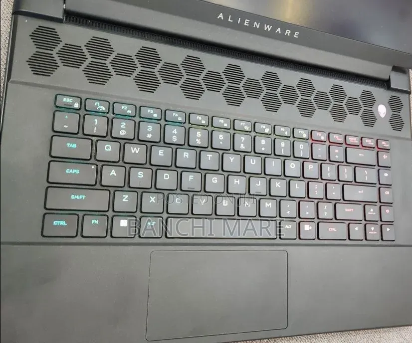 New Laptop Alienware M16 R1 16GB AMD Ryzen 9 SSD 1T