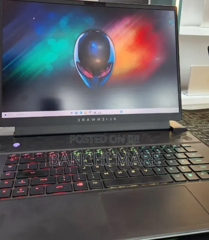 New Laptop Alienware M16 R1 16GB AMD Ryzen 9 SSD 1T
