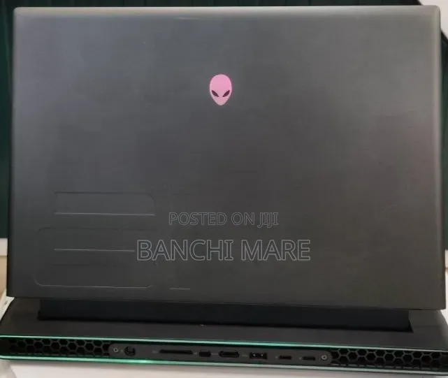 New Laptop Alienware M16 R1 16GB AMD Ryzen 9 SSD 1T