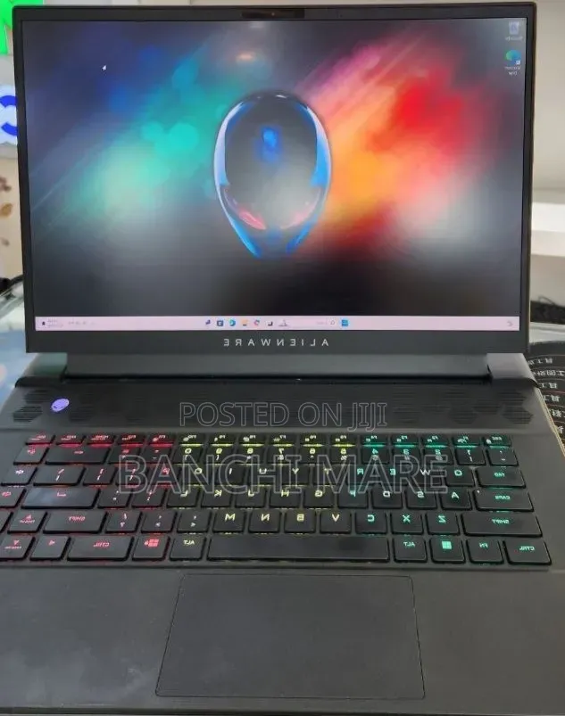 New Laptop Alienware M16 R1 16GB AMD Ryzen 9 SSD 1T