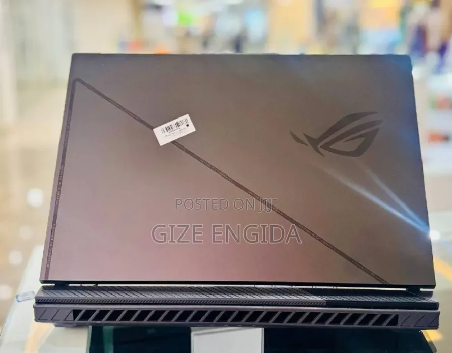 New Laptop Asus ROG Strix G16 16GB Intel Core i7 SSD 1T