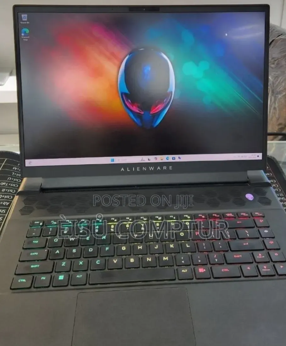 New Laptop Alienware M16 R1 16GB AMD Ryzen 9 SSD 1T