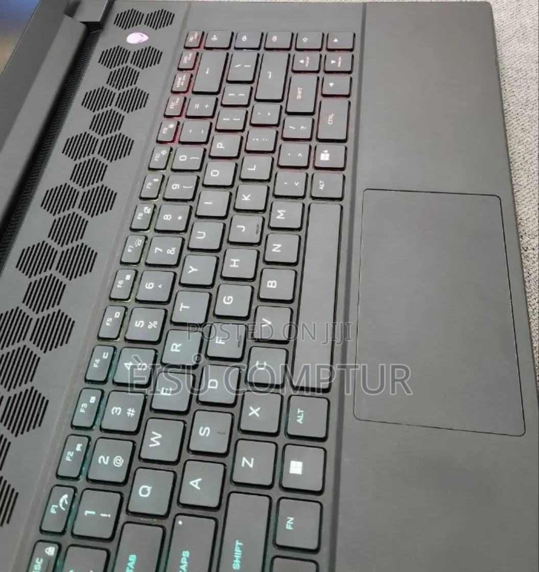 New Laptop Alienware M16 R1 16GB AMD Ryzen 9 SSD 1T