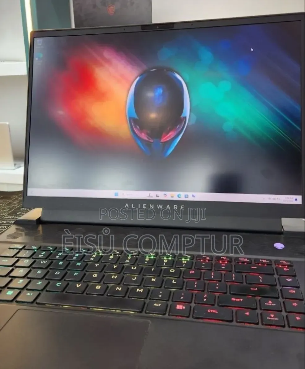 New Laptop Alienware M16 R1 16GB AMD Ryzen 9 SSD 1T
