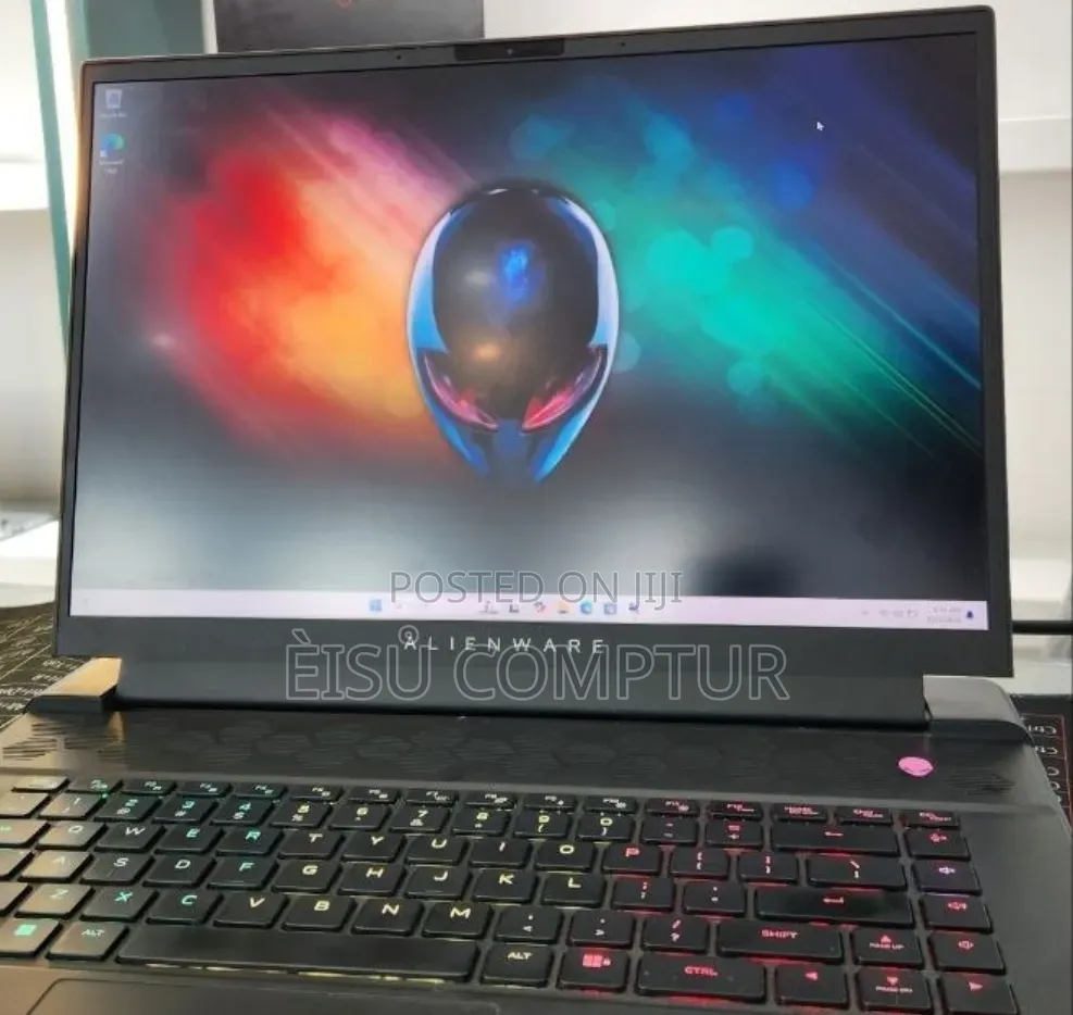 New Laptop Alienware M16 R1 16GB AMD Ryzen 9 SSD 1T