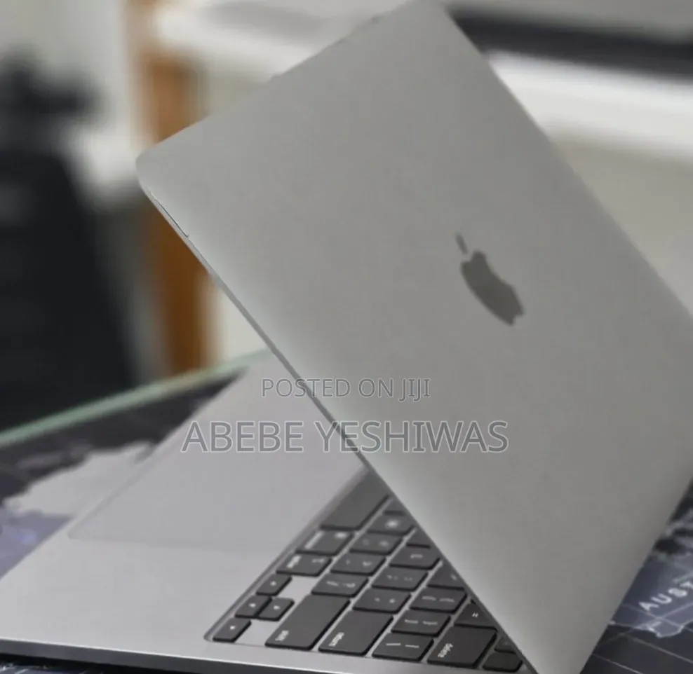 New Laptop Apple MacBook Pro 2020 M1 8GB Apple M1 Pro SSD 512GB