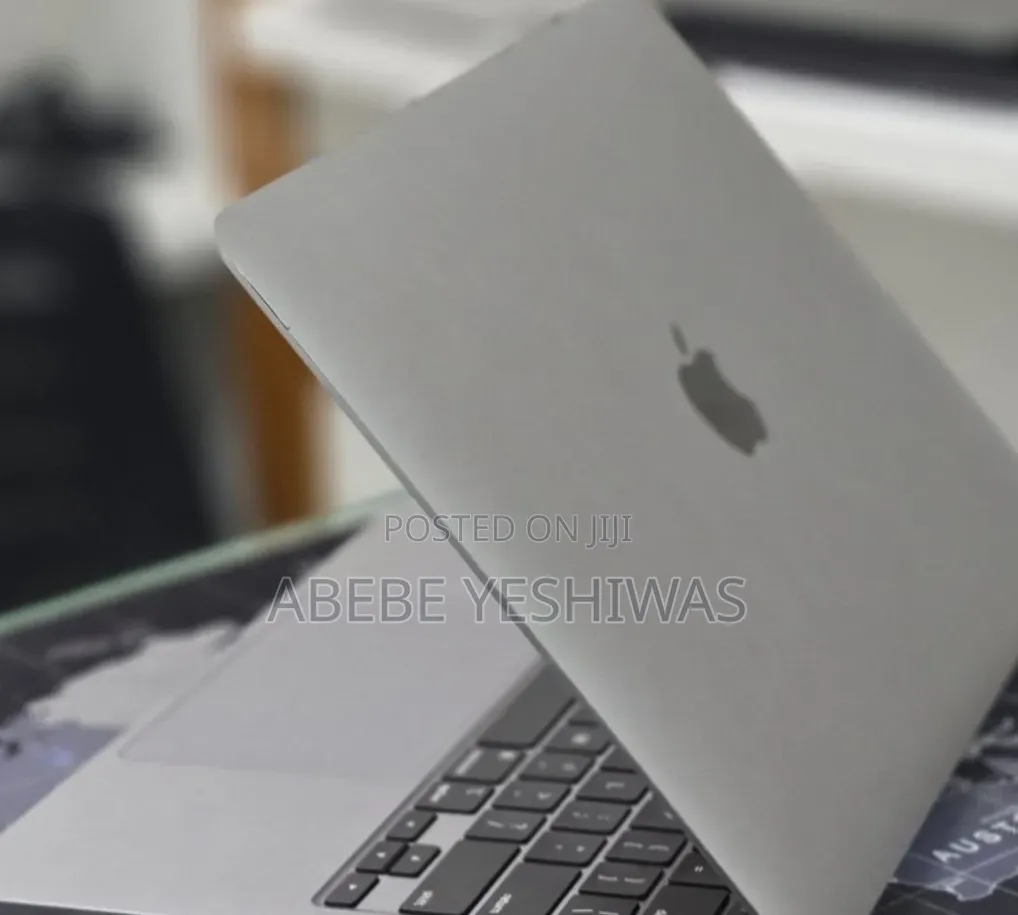 New Laptop Apple MacBook Pro 2020 M1 8GB Apple M1 Pro SSD 512GB