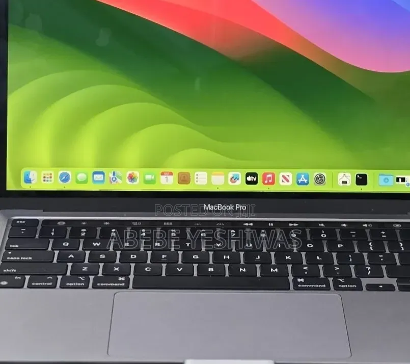 New Laptop Apple MacBook Pro 2020 M1 8GB Apple M1 Pro SSD 512GB
