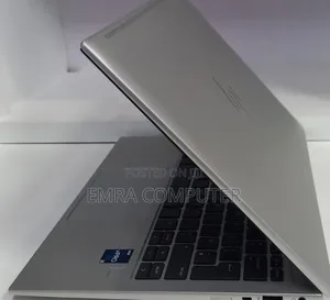 New Laptop HP EliteBook 830 G9 16GB Intel Core i5 SSD 512GB