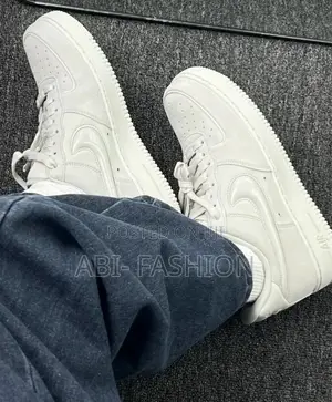 Nike Air Force 1 ‘07 Off White Suede “Light Bone” Low Sneakers