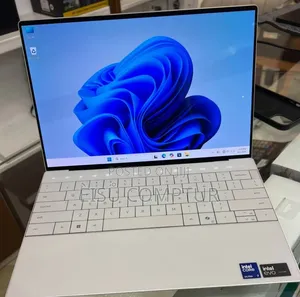 New Laptop Dell XPS 13 16GB Intel Core Ultra 7 SSD 512GB