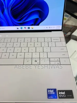 New Laptop Dell XPS 13 16GB Intel Core Ultra 7 SSD 512GB