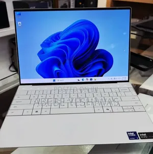 New Laptop Dell XPS 13 16GB Intel Core Ultra 7 SSD 512GB