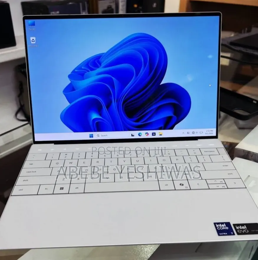New Laptop Dell XPS 13 16GB Intel Core Ultra 7 SSD 512GB