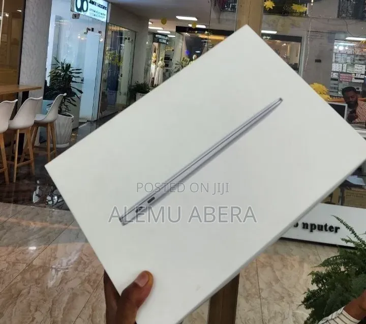 New Laptop Apple MacBook Air 2020 M1 8GB Apple M1 SSD 256GB